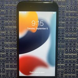 Apple iPhone 7 32GB Unlocked For Any Carrier Like New!