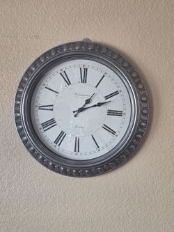 Wall Mount Clock. 20 Inch Diameter.