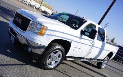 2011 GMC Sierra 2500HD SLT Crew Cab 4WD