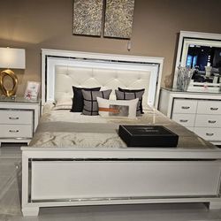 Bedroom Set for Sale!!! Ask For Price !!! Preguntar por precio