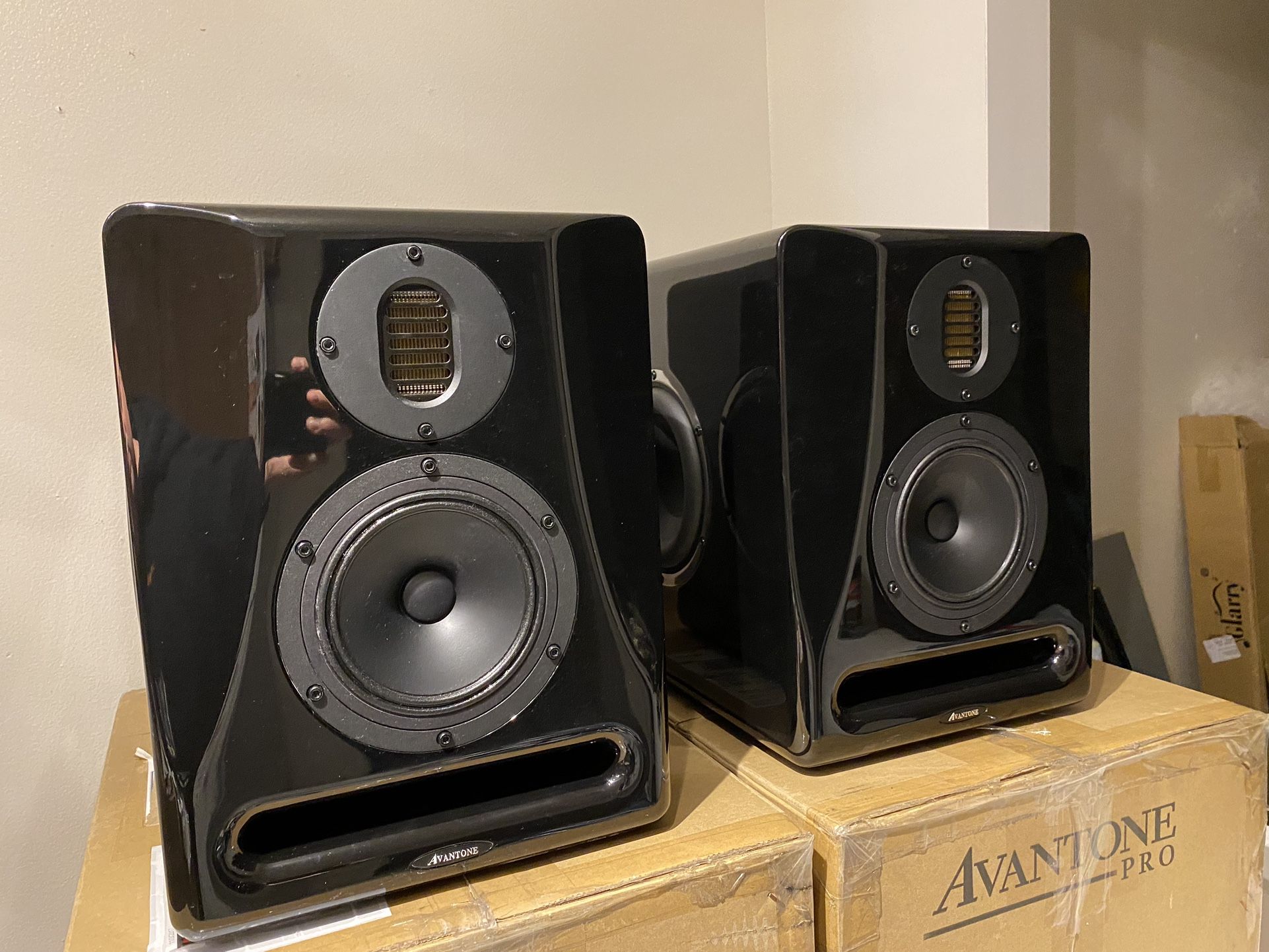 AVANTONE PRO ABBEY THREE WAY STUDIO MONITORS PAIR