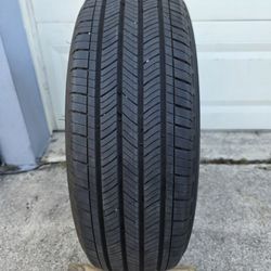 225/65R17 Michelin Primacy A/S Tire