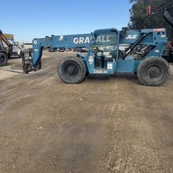9000 Lbs. Gradall Reach Forklift 