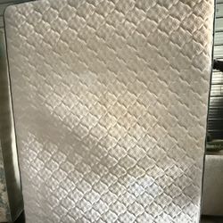 Full Size Mattress And Box Spring 