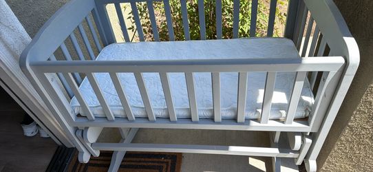 Baby crib