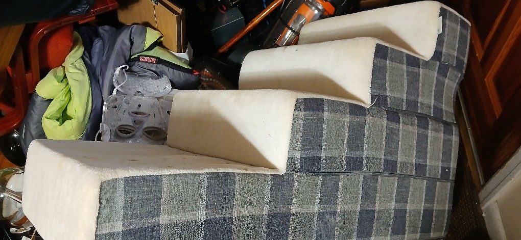 Dog Stairs. Dog Bed Foam Washable Fabric Covers Zip Off Cat Animal Puppy Bed Stair