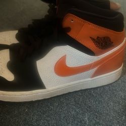 Nike Air Jordan 1 Mid 