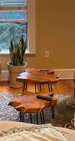 Set of tables (end or coffee table)