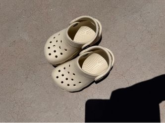 Toddler crocs
