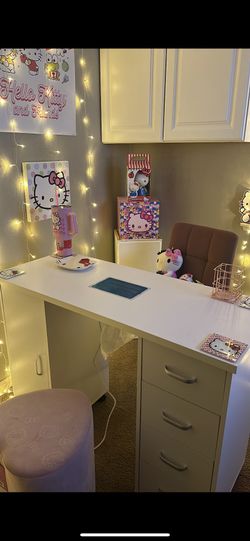 Brand New Nail Table And Supplies 