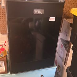 Black And decker Fridge With Freezer 
