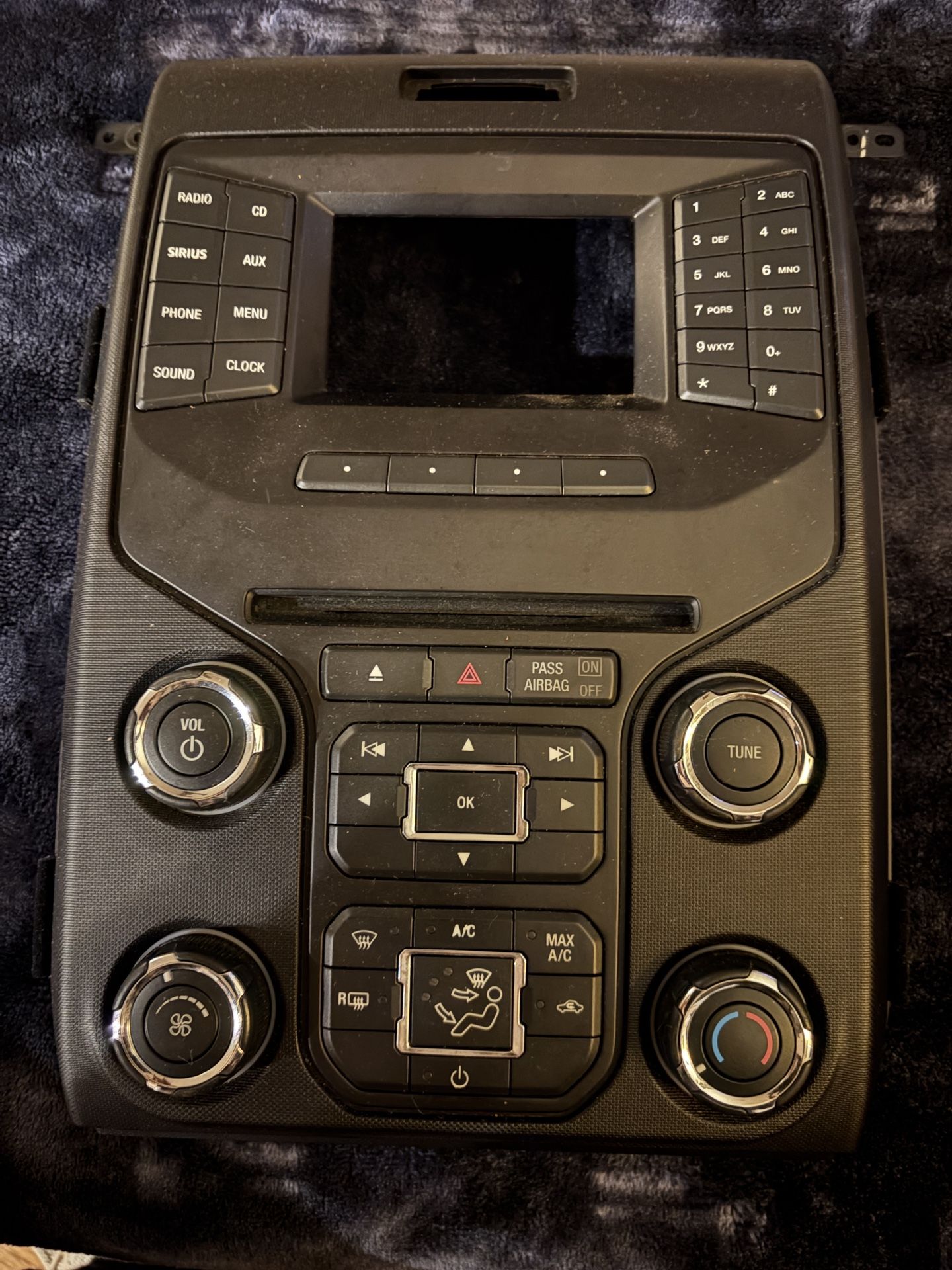 2013 Ford F150 Complete Radio / Dash
