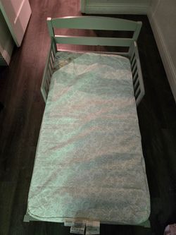 Toddler bed