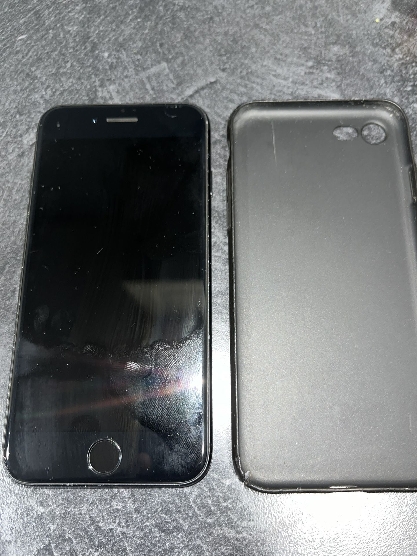iPhone 7 With Case