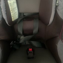 wonderful Eddie Bauer  convertible (rear or forward facing) carseat YES AVAILABLE 