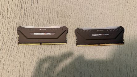 CORSAIR Vengeance RGB PRO DDR4 RAM 32GB (2x16GB) 3600MHz