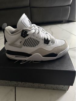 Jordan 4’s retro