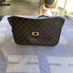 Luis Vutton Purse