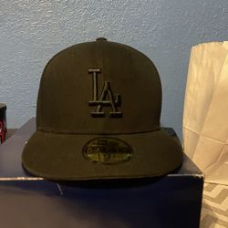 All black La dodgers hat size 7
