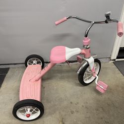 Radio Flyer Pink Tricycle 