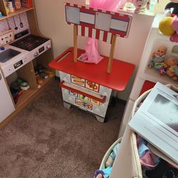 Toy hot dog stand