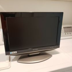 Sharp LCD TV/DVD Combo