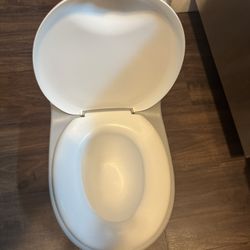 Nuby Potty With Flush Sound 