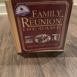 FAMILY REUNION THE GAME- NEW SEALED- 2002 USAopoly. With original FAO SCHWARZ Price Tag 