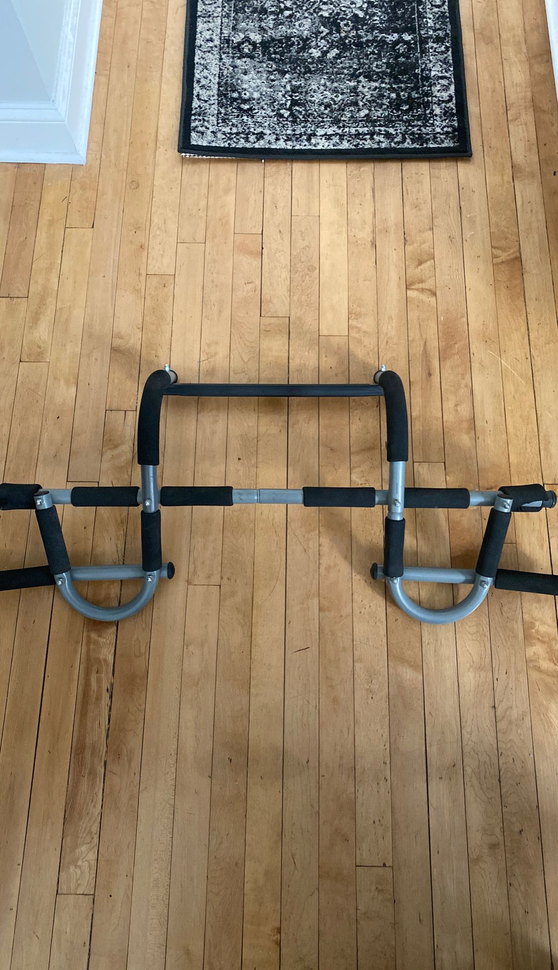 Pull Up Bar with Special U Multi Grip
