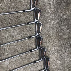 7 Stratos Golf Clubs
