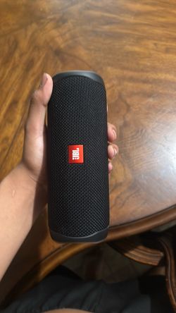Small jbl speaker ￼