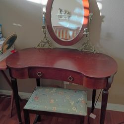 Vanity & Stool