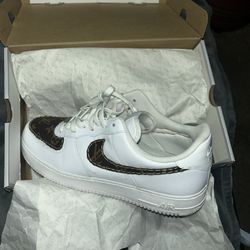 LV Custom Air force 1’s