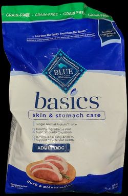 Blue Buffalo Basics - Skin & Stomach Care - Duck & Potato Recipe - Adult Dog Dry Food 