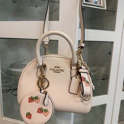New Coach Back Never Use Comes With Two Key Chains