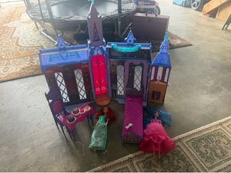 Elsa frozen castle pretend play with dolls $45