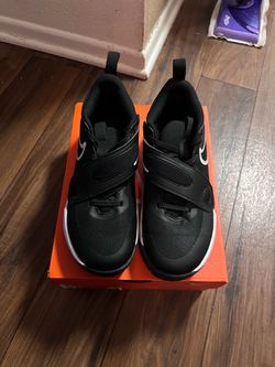 Kids Nike Team Hustle Black White Shoes