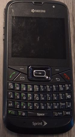 Kyocera Sprint QWERTY Keyboard Cell Phone