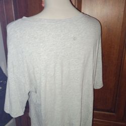 Lulu Lemon Gray Tshirt 