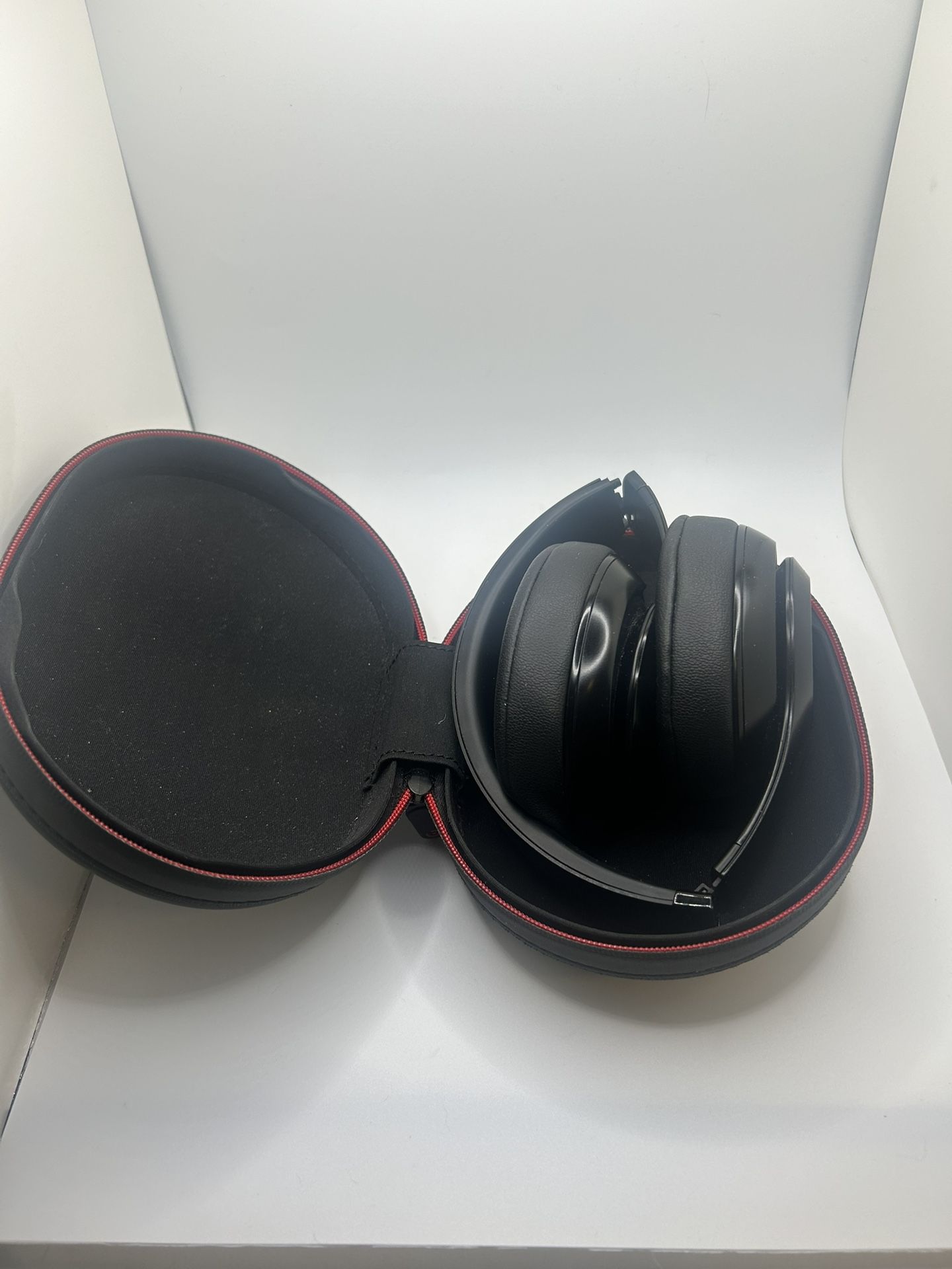 Beats Studio 3 Headphones (Black)