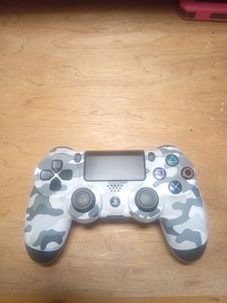 PS4 controller
