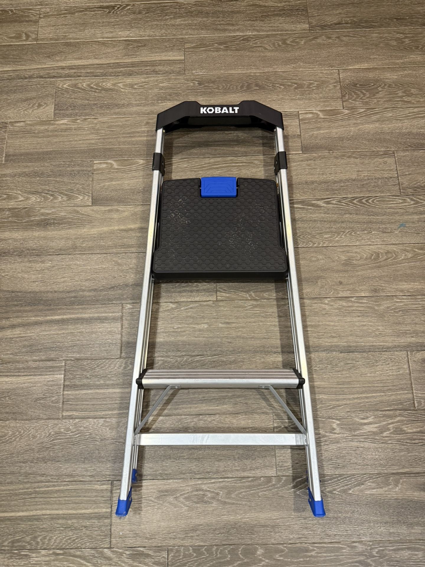 Kobalt 2-Step Ladder