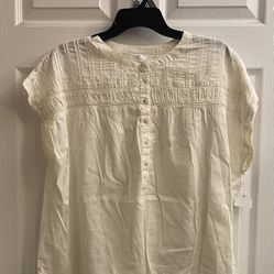 Brand New Short Sleeves Tops In Winter White Sizes XL & XXL $6.00 Each 