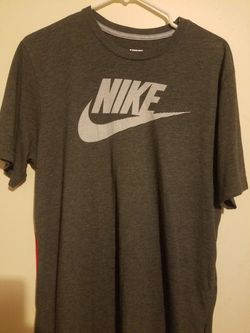 Gray NIKE t-shirt