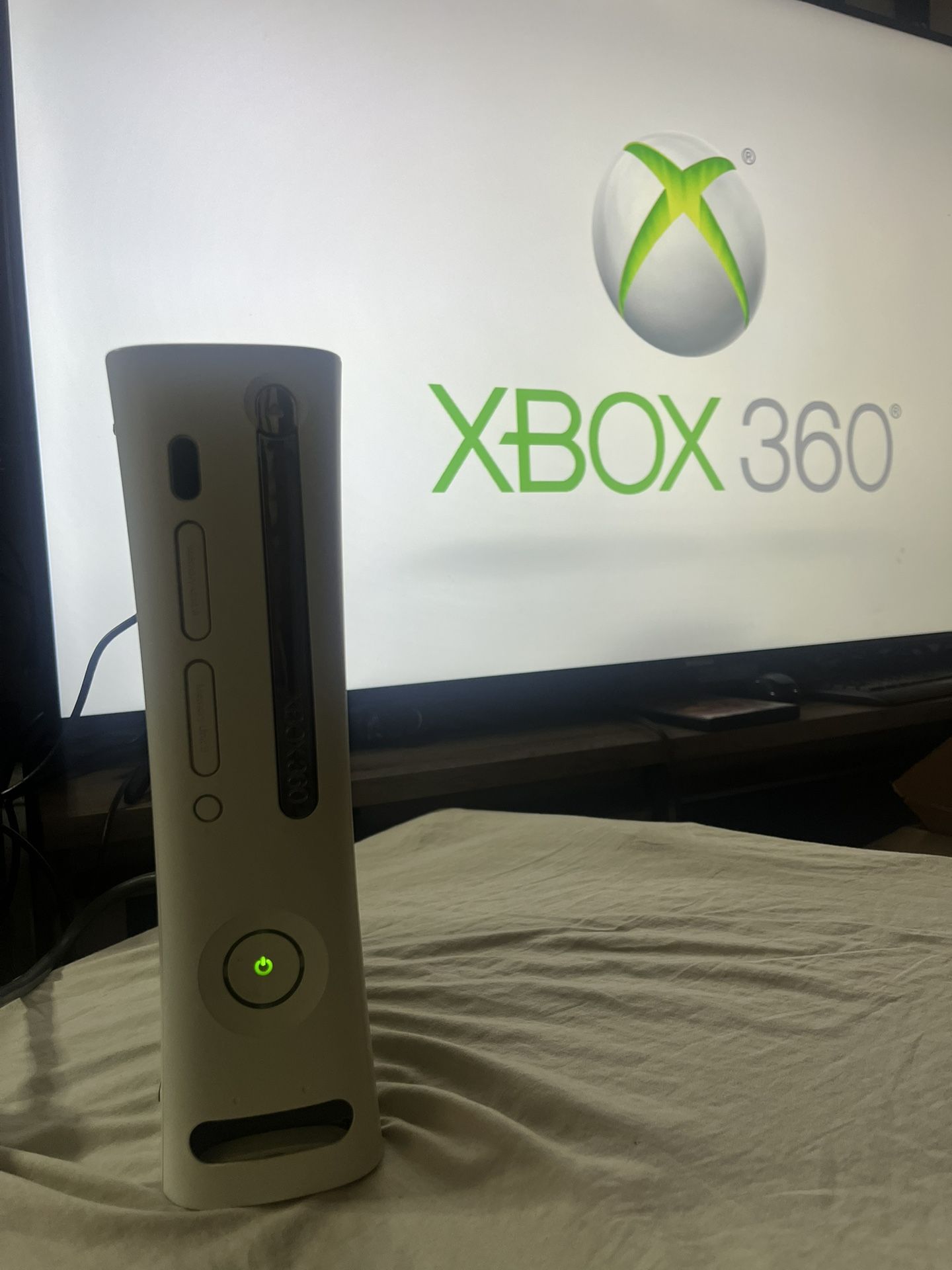 🎮 Xbox 360 White Console 120GB HDD + AV & Power Cables 🎮 . . . . . . . . . . . . . . . . . . . . . . . . . . . . . . . . . . . . . . . . . . . . .