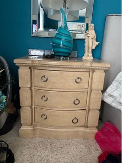 Ash wood bedroom dresser and mirror, 2 night standstands,
