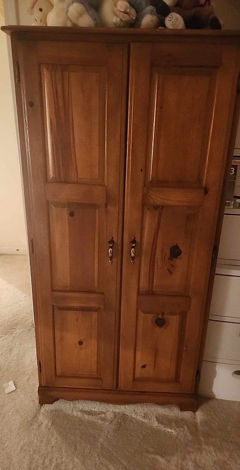 Antique Ethan Allen Chiefferobe Knotted Pine With Glossy Finish