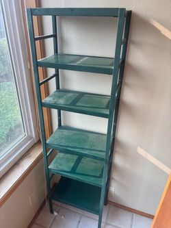 2 Free shelves