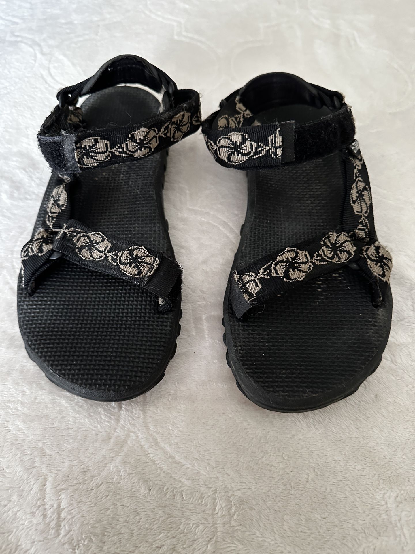 Reva’s Sandals Women Size 8 - 92124