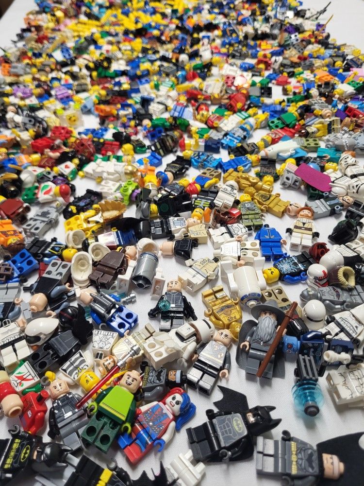 Lot Of Lego Minifigures From Star Wars Ninjago Jurassic Harry Potter Marvel Super Heroes Minecraft